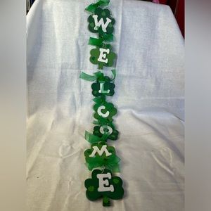 Hanging Wooden Welcome Clovers